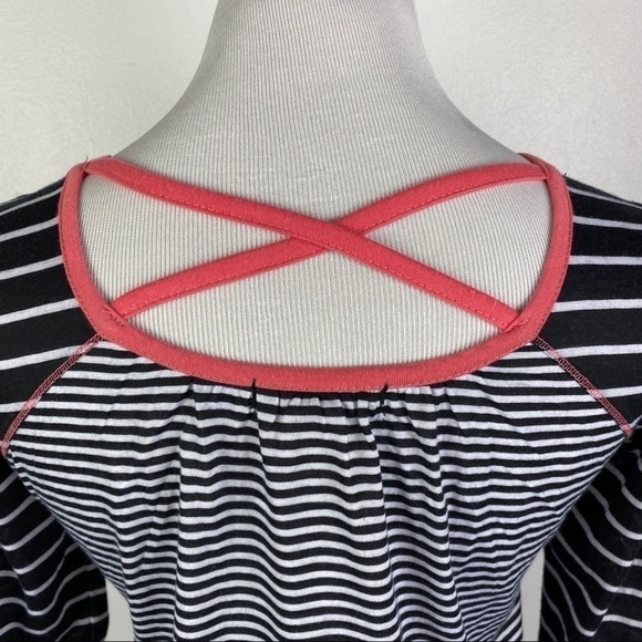 Self Esteem Criss Cross Back T-Shirt Women's Junior XL Black White Striped - Picture 4 of 8